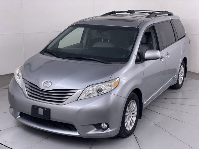 2017 Toyota Sienna XLE