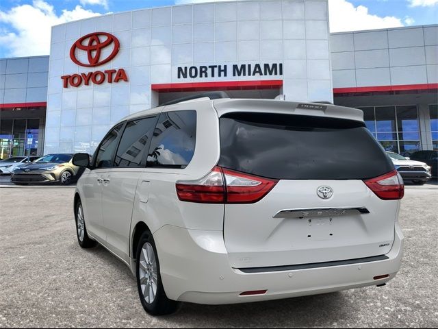 2017 Toyota Sienna 