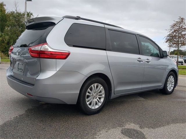 2017 Toyota Sienna 