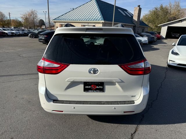 2017 Toyota Sienna Limited Premium