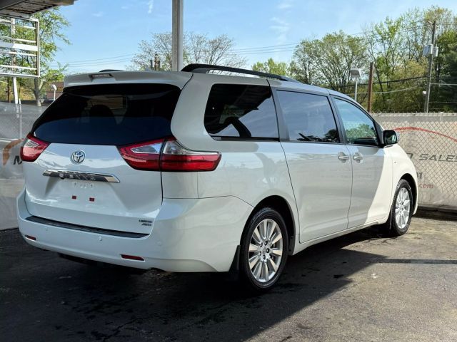 2017 Toyota Sienna Limited Premium