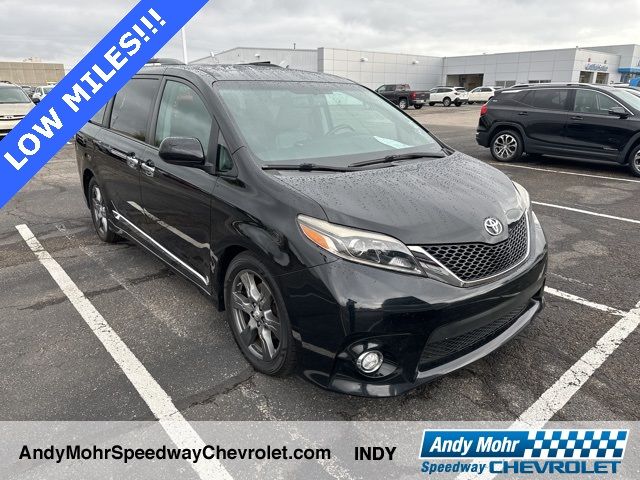 2017 Toyota Sienna 