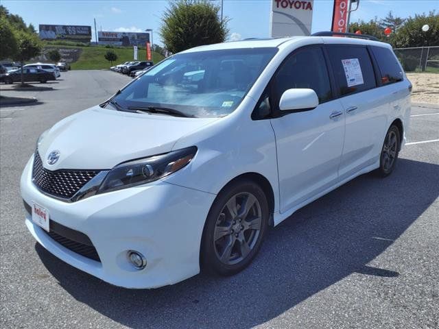 2017 Toyota Sienna SE