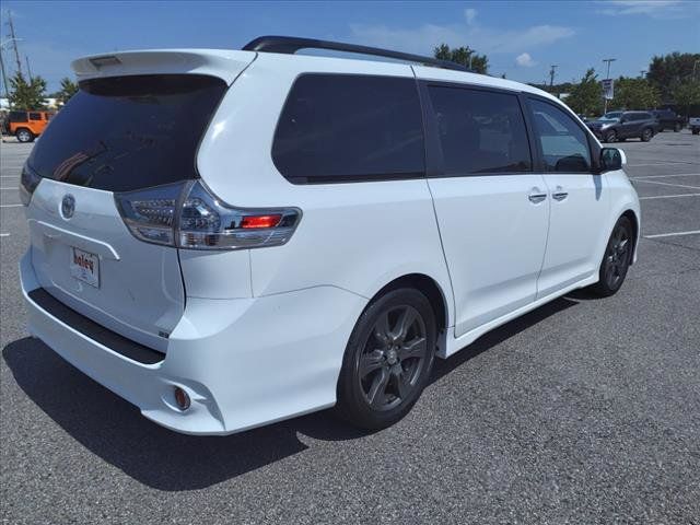 2017 Toyota Sienna SE