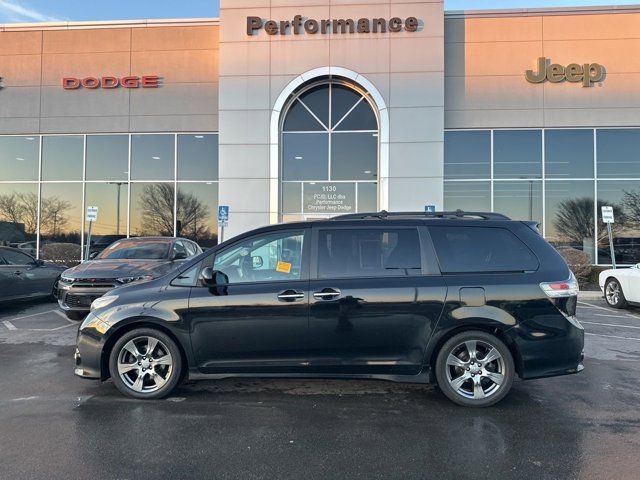 2017 Toyota Sienna SE