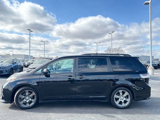 2017 Toyota Sienna SE