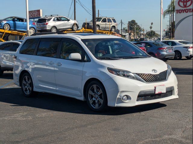 2017 Toyota Sienna SE