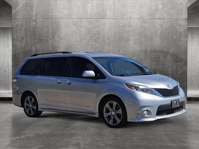 2017 Toyota Sienna SE