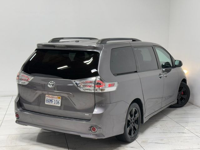 2017 Toyota Sienna SE