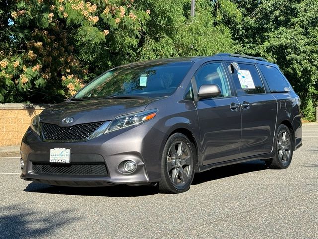 2017 Toyota Sienna SE