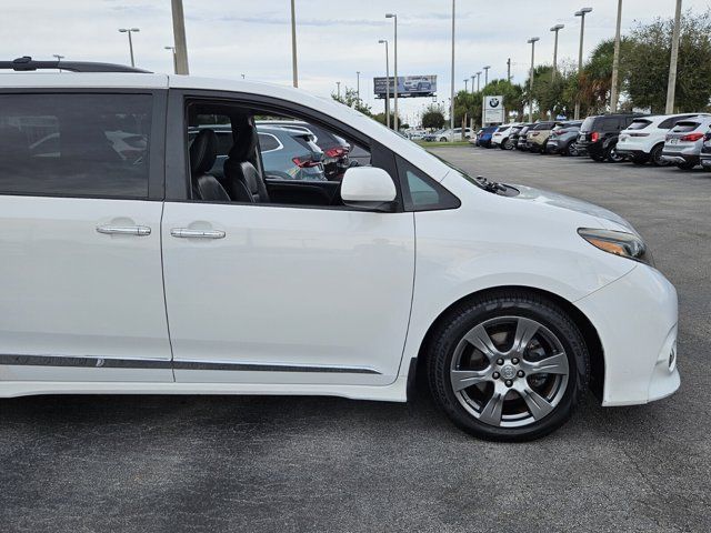 2017 Toyota Sienna 