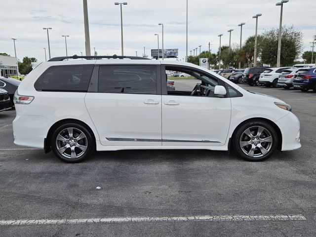 2017 Toyota Sienna 