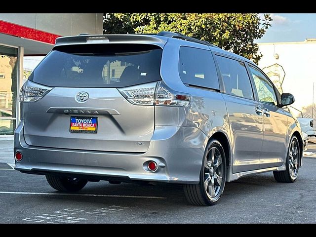 2017 Toyota Sienna 