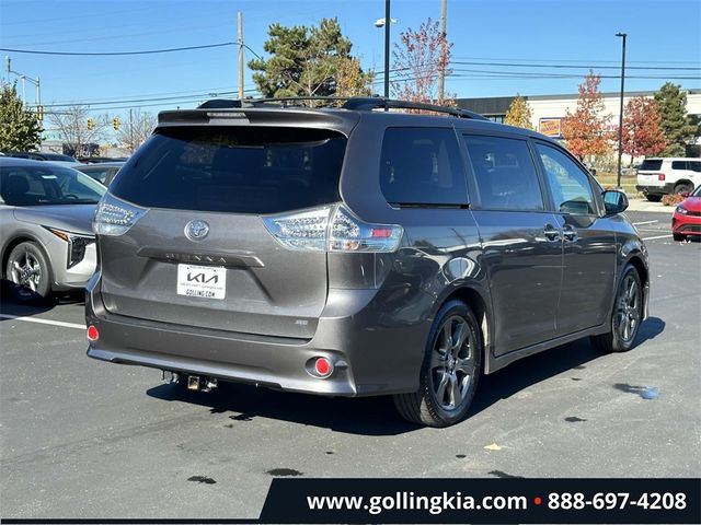 2017 Toyota Sienna 