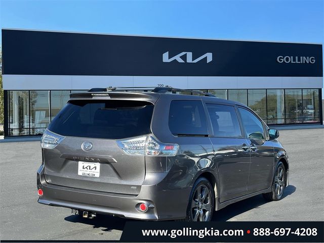 2017 Toyota Sienna 