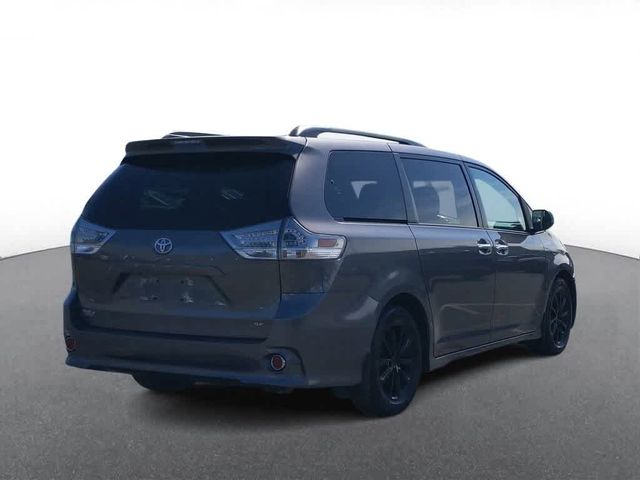 2017 Toyota Sienna SE