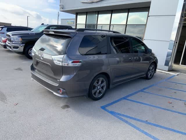 2017 Toyota Sienna SE