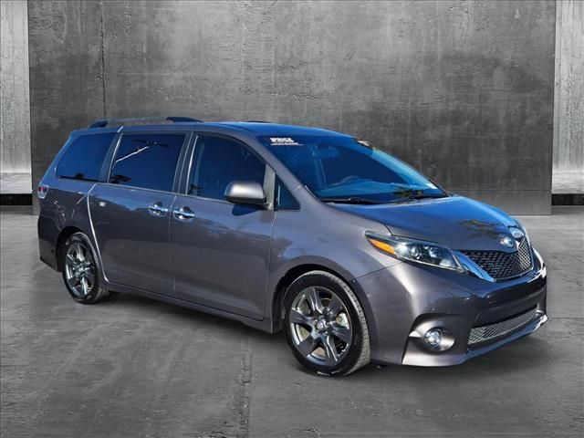 2017 Toyota Sienna SE