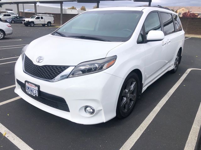 2017 Toyota Sienna SE