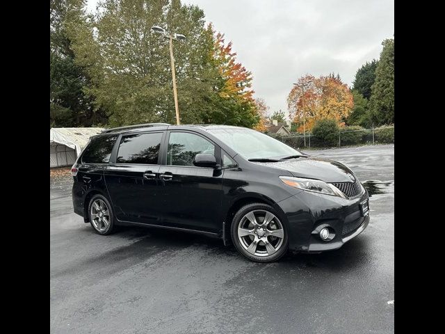 2017 Toyota Sienna SE