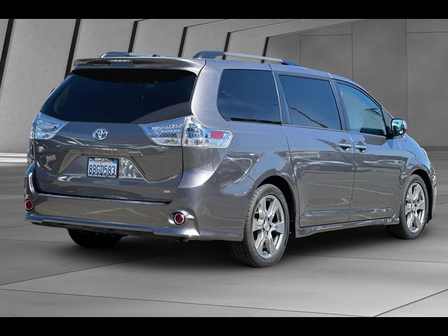 2017 Toyota Sienna SE