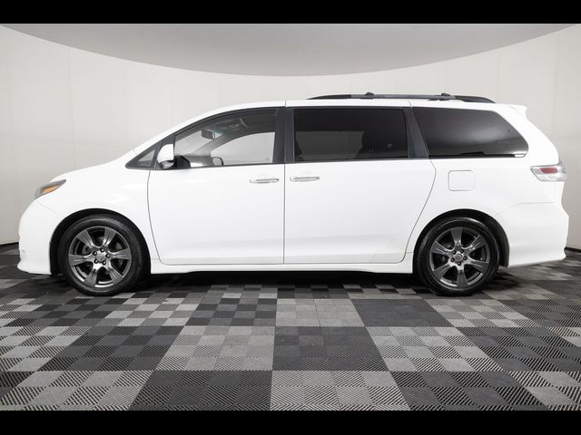 2017 Toyota Sienna 