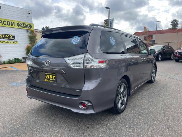 2017 Toyota Sienna 