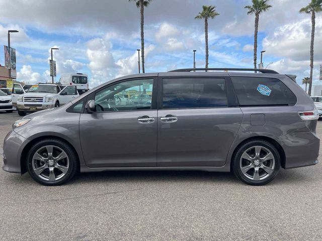 2017 Toyota Sienna 