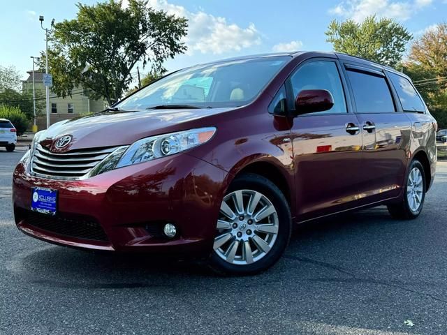 2017 Toyota Sienna XLE