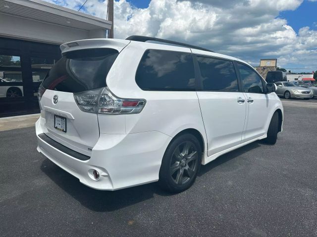 2017 Toyota Sienna SE