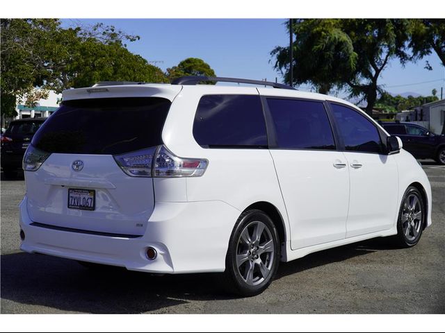 2017 Toyota Sienna 