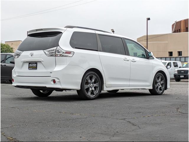 2017 Toyota Sienna 