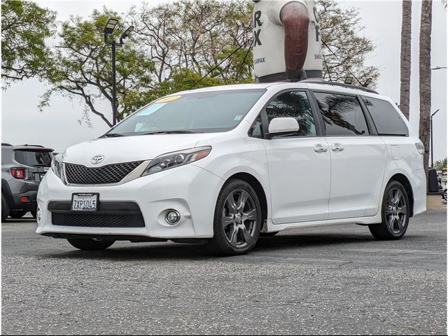 2017 Toyota Sienna 