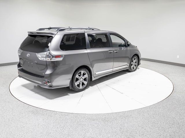 2017 Toyota Sienna SE