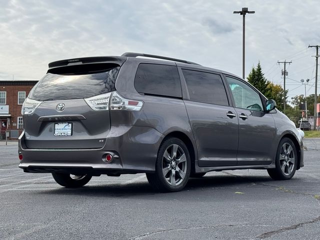 2017 Toyota Sienna SE