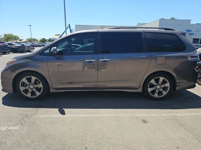 2017 Toyota Sienna SE Premium