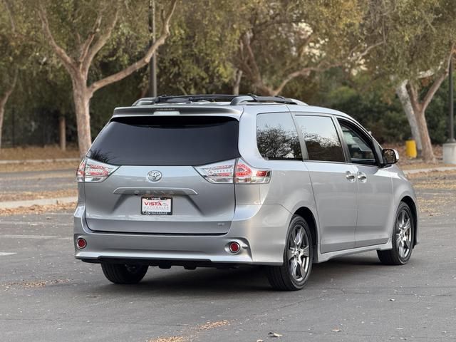 2017 Toyota Sienna SE Premium