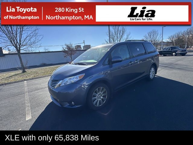 2017 Toyota Sienna XLE