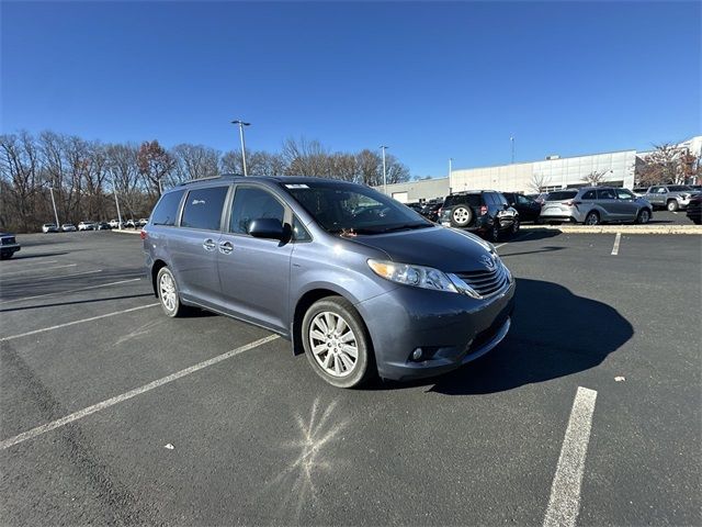 2017 Toyota Sienna XLE