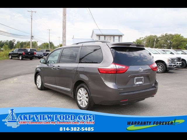 2017 Toyota Sienna XLE