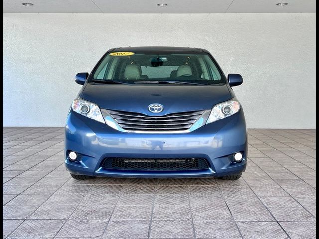 2017 Toyota Sienna 