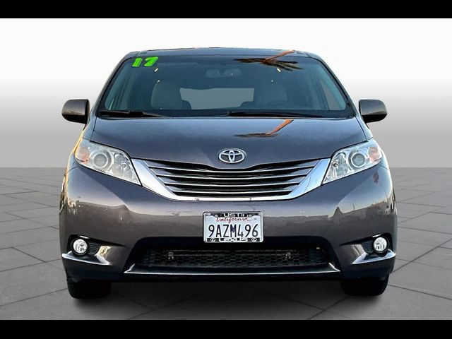 2017 Toyota Sienna XLE