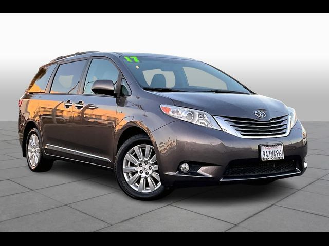 2017 Toyota Sienna XLE