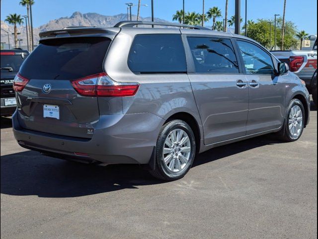 2017 Toyota Sienna XLE