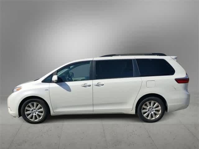 2017 Toyota Sienna XLE