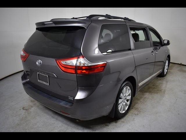 2017 Toyota Sienna XLE