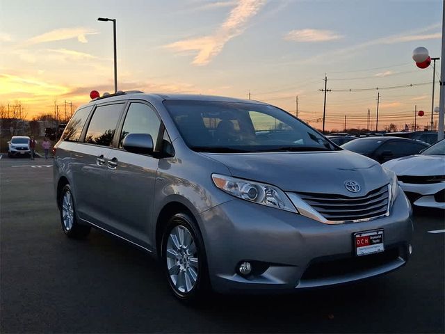 2017 Toyota Sienna XLE