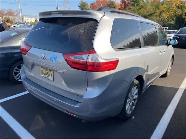 2017 Toyota Sienna XLE