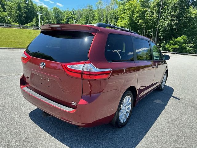 2017 Toyota Sienna XLE