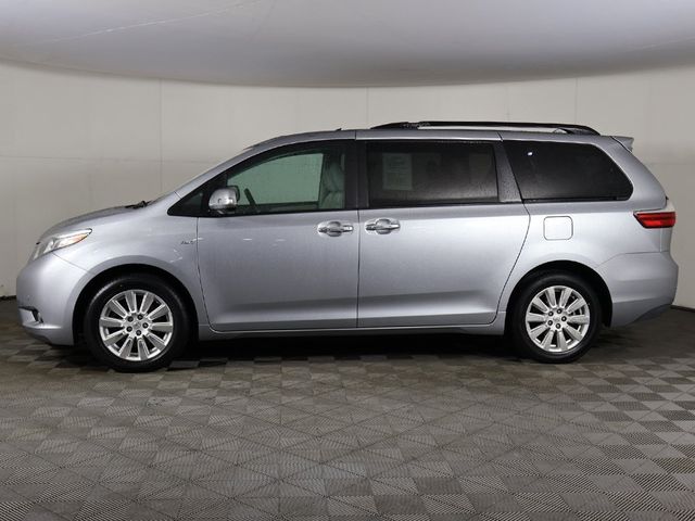 2017 Toyota Sienna XLE